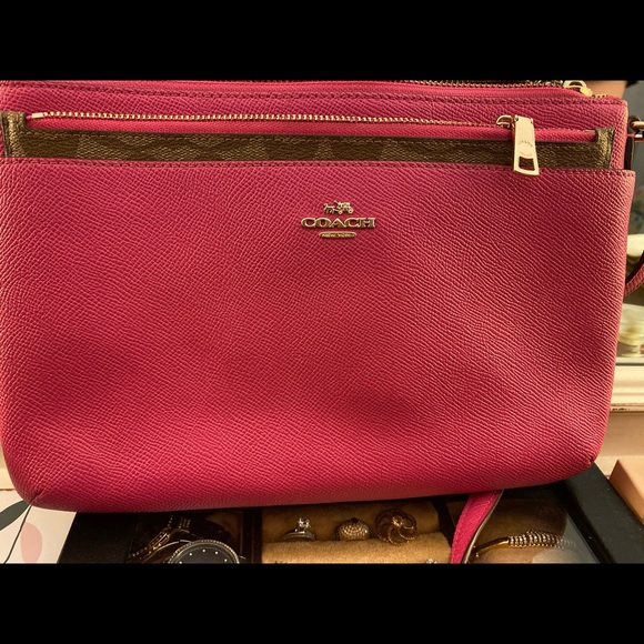 Coach - Picture 2 of 8